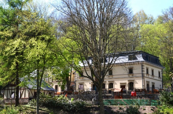 Zahradní restaurace Malé Versailles